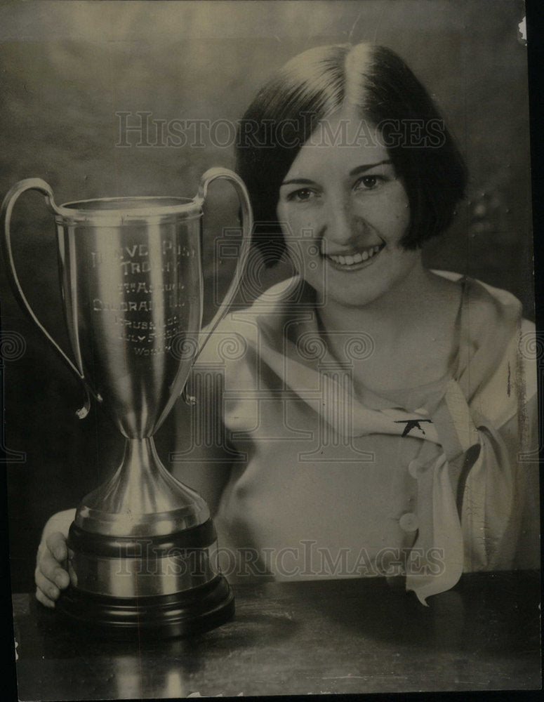 1930 Press Photo Alma Funderburk Trophy Colorado Derby - Historic Images