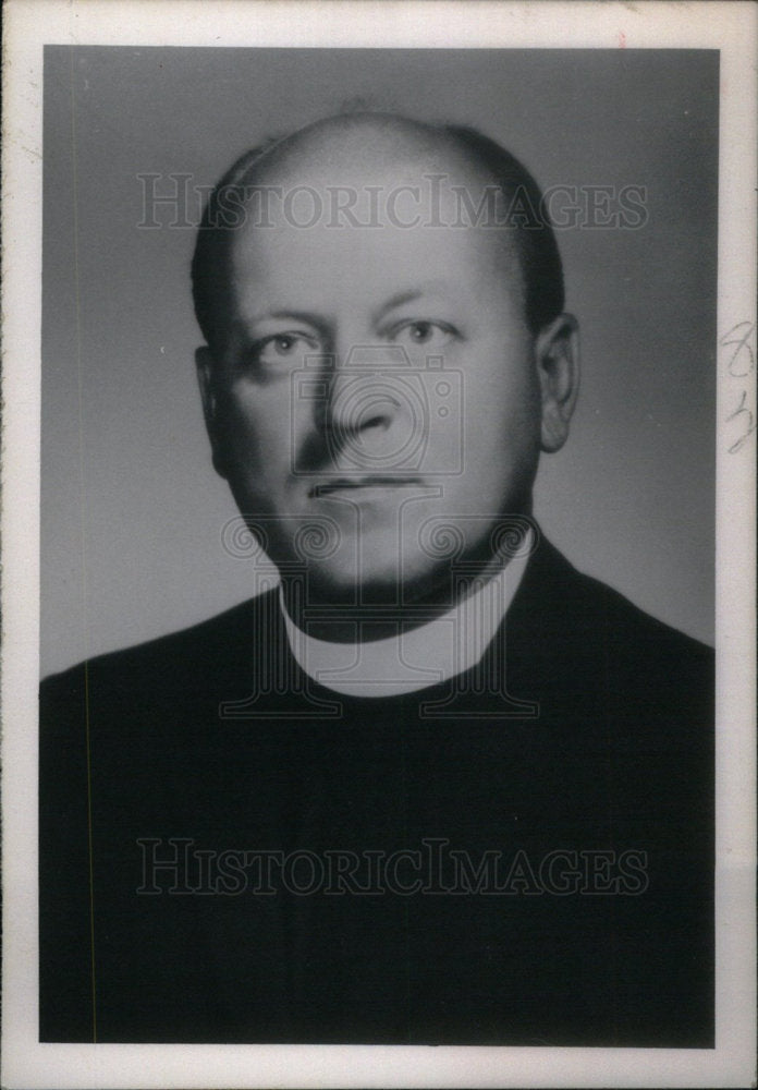 1969 Press Photo Rev. Raymond Buck. - Historic Images