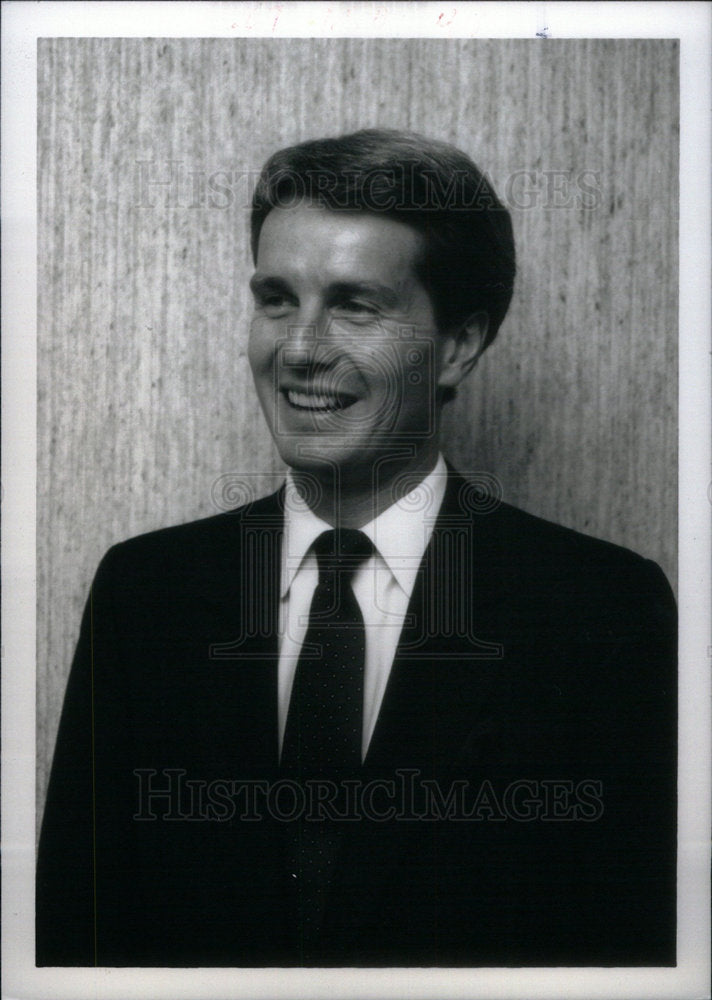 1988 Press Photo Executive Randy Burklund - Historic Images