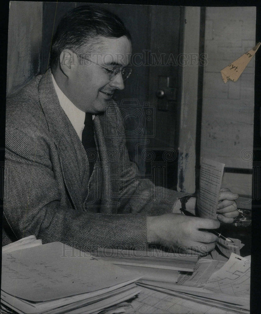 1947 Press Photo Leonard M Campbell - Historic Images