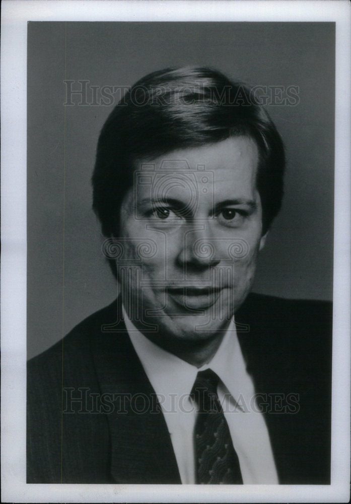 1988 Press Photo Dan Danser/Lawyer/Corporate Vice Pres. - Historic Images