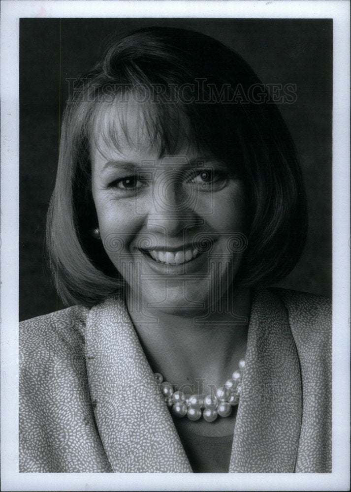 1997 Press Photo Pam Daale Black White Smile - Historic Images