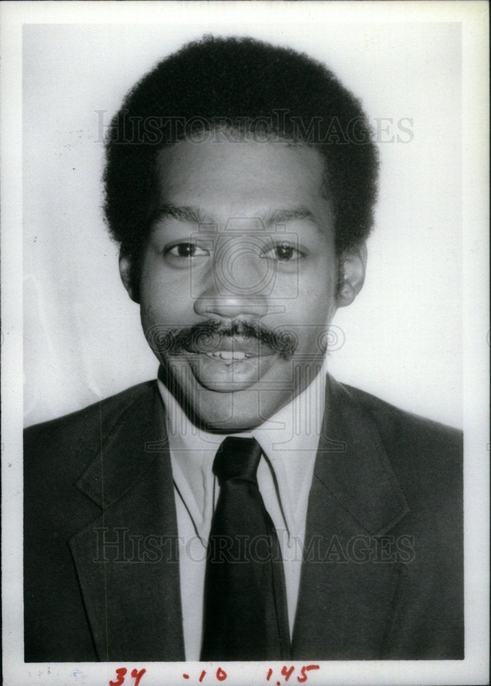 1985 Press Photo David Daniels Central Elections candid - Historic Images