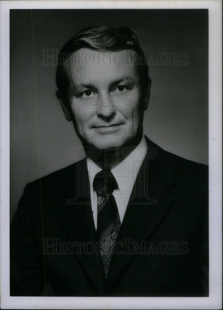 1976 Press Photo John Daly Executive Vice President - Historic Images