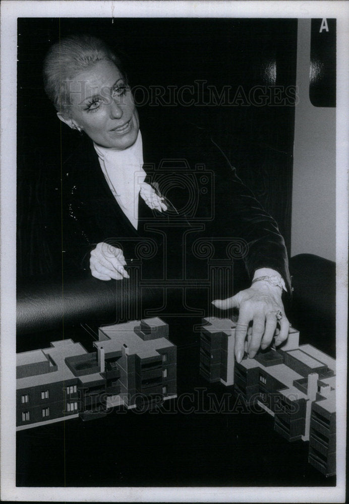 1972 Press Photo Mrs. Lois Daly Named Sales Manager - Historic Images