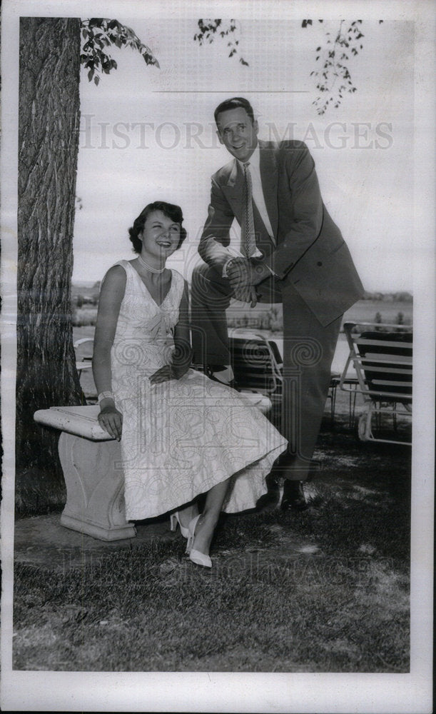 1954 Press Photo Ralph E. Finney Jr Patsy Wilfley - Historic Images