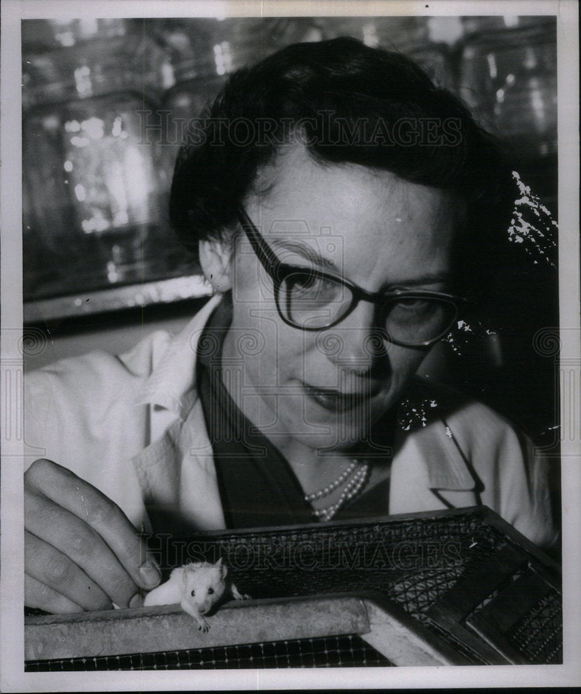 1956 Press Photo Dr Mary Alexander Fink mental illness - Historic Images