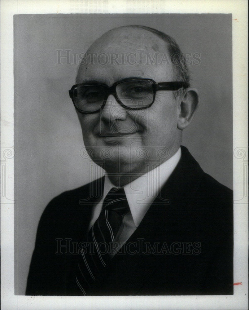 1981 Press Photo Kyle McClaugherty Banker Market Ind - Historic Images