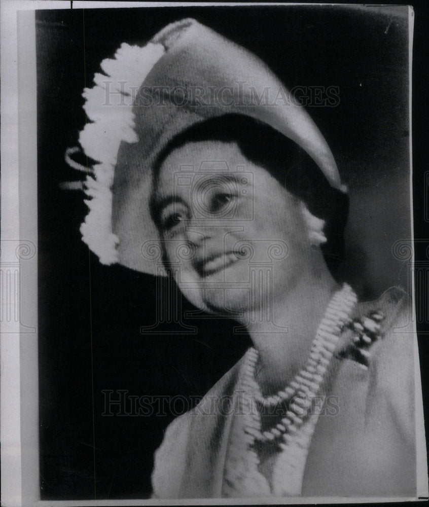 1950 Press Photo Queen Elizabeth  Leaves Clarence house - Historic Images