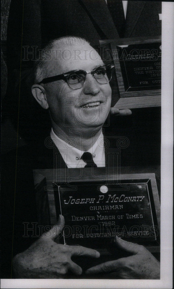 1962 Press Photo Joseph McConaty Chairman Memorial Hand - Historic Images