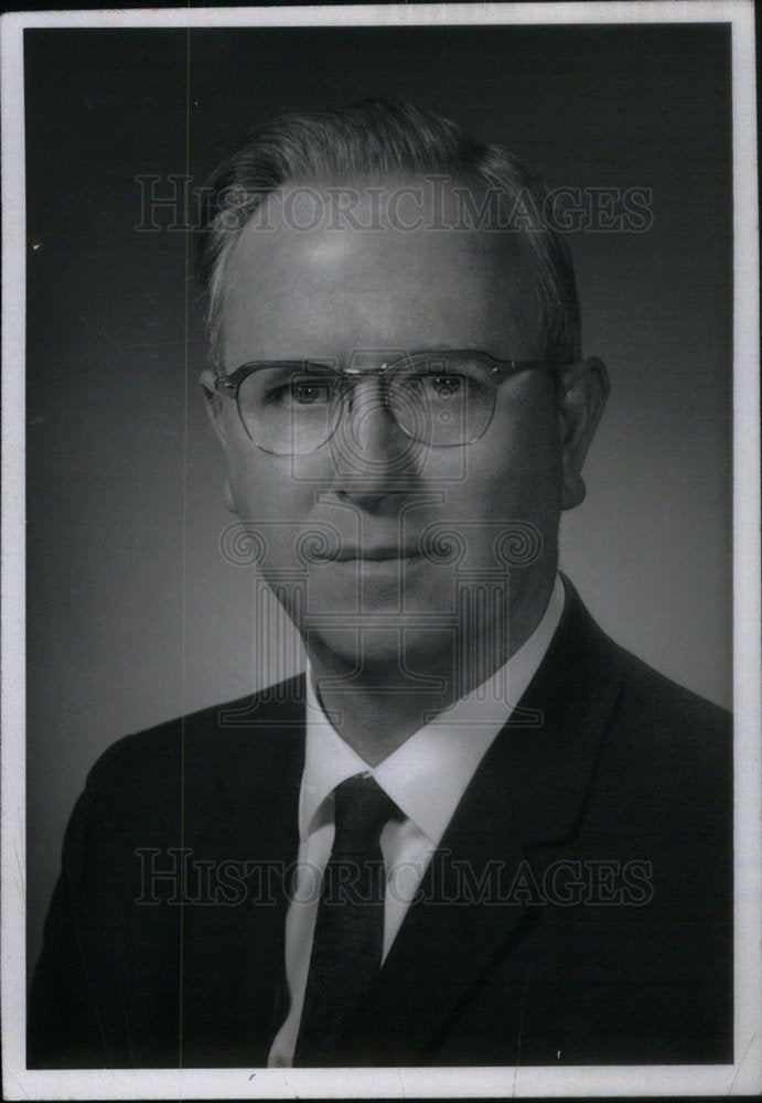 1977 Press Photo Davidson Fairmount Post Chaplain - Historic Images