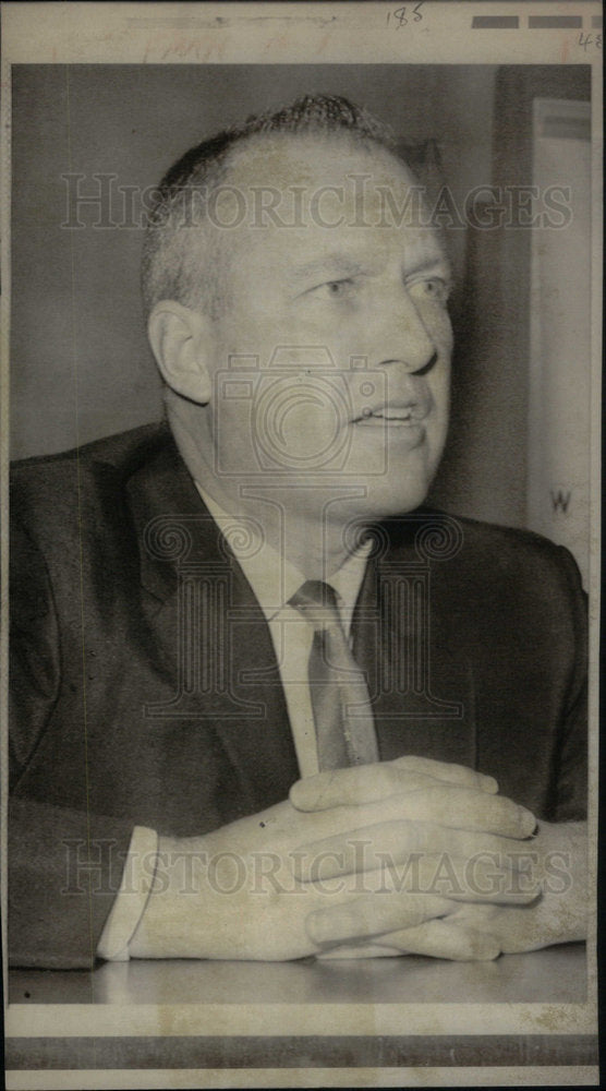 1971 Press Photo Finch Bernard - Historic Images