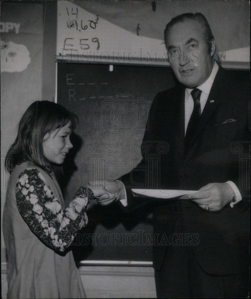 1971 Press Photo Martin James Madiso Drake Power Plant - Historic Images