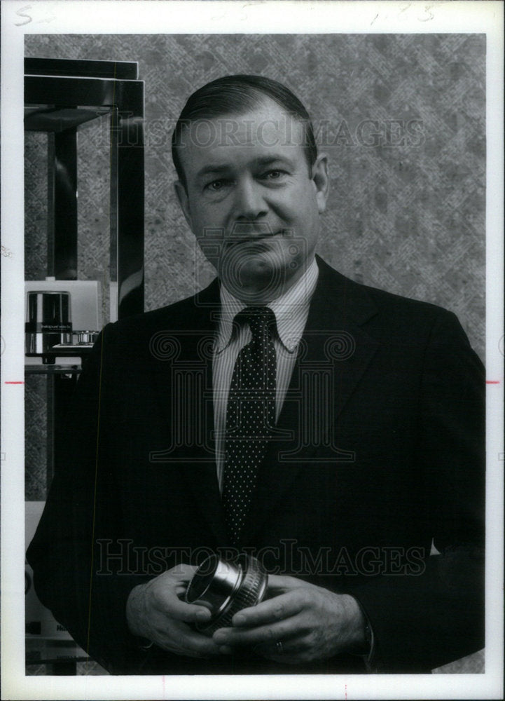 1987 Press Photo Melvin Cruger Presidet Teledyne Pik - Historic Images