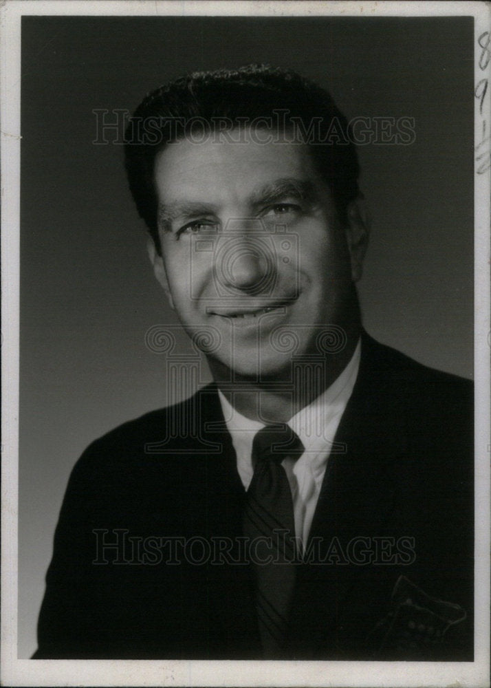 1969 Press Photo Joseph Farber Colorado director Shop - Historic Images