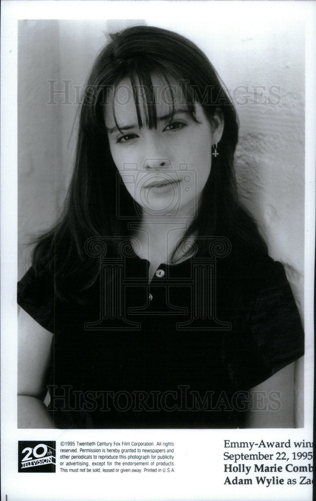 1995 Press Photo Holly Marie Combs - Historic Images