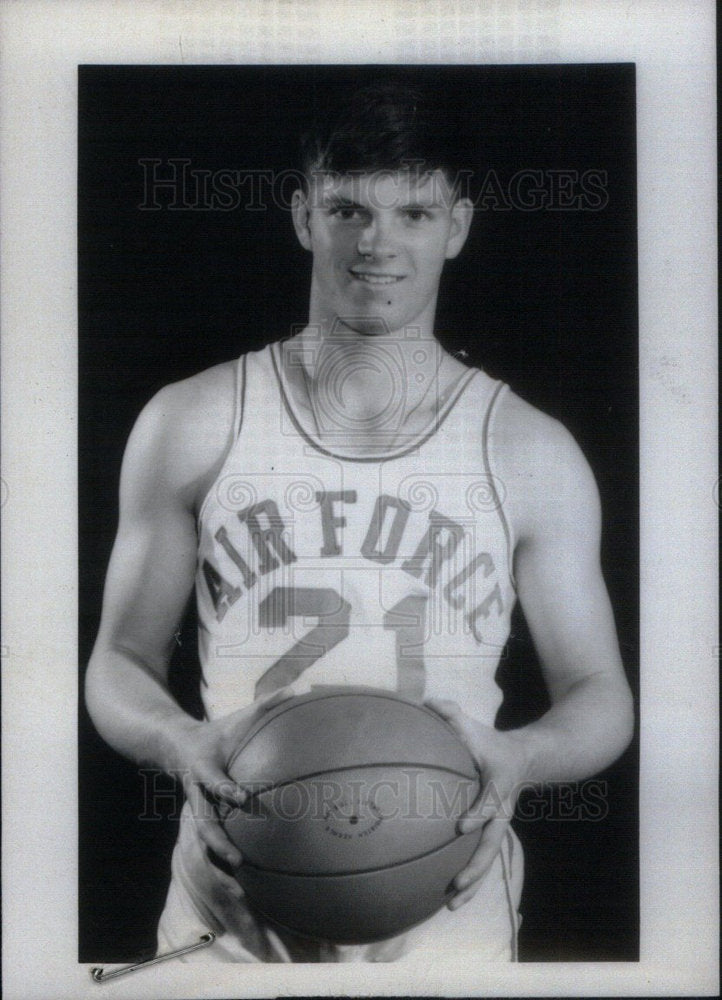 Press Photo Air Force Basketball Player Mark Finlayson - Historic Images