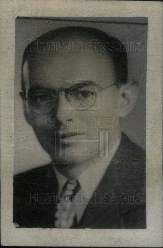 1951 Press Photo Robert S. McCollum Executive - Historic Images