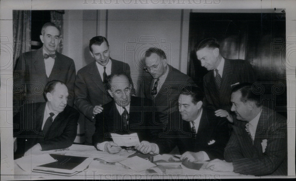 1945 Press Photo Member Board Roy Hamey Kansas George - Historic Images