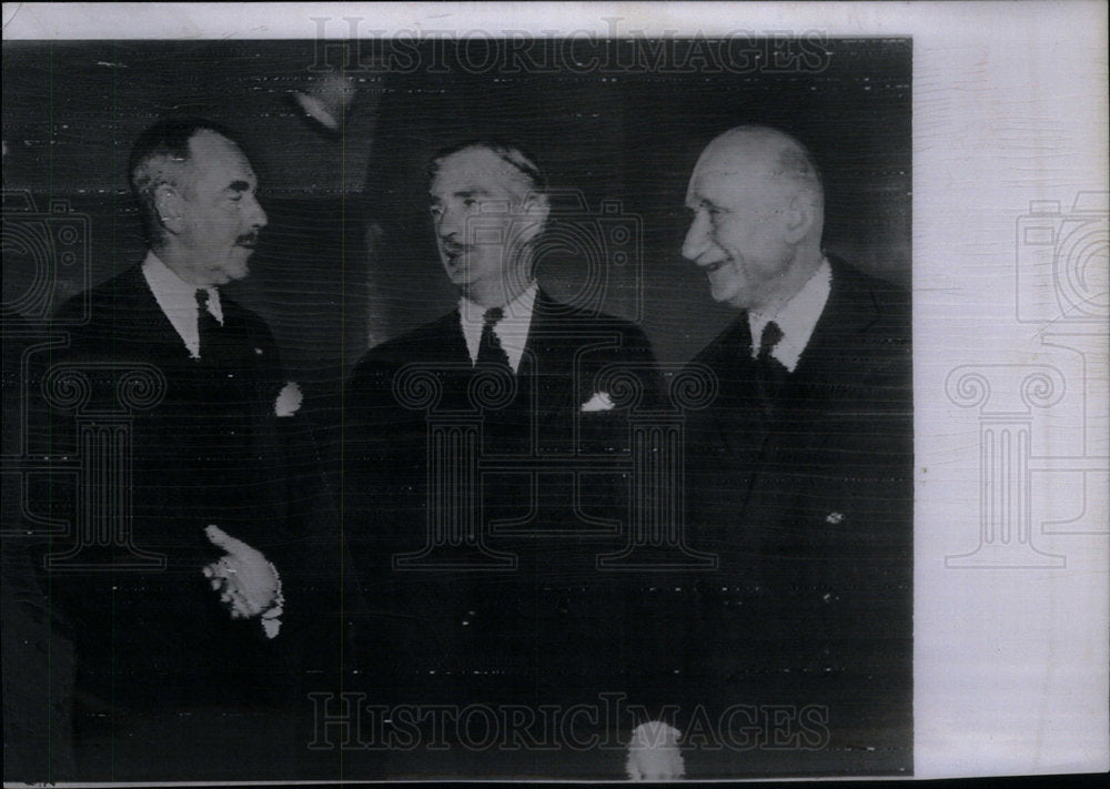 1952 Press Photo Three Hurdle Dean Secretary State Eden - Historic Images