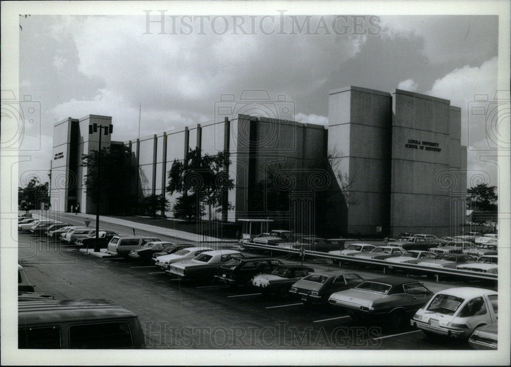 1983 Press Photo Loyola School Dentistry - Historic Images