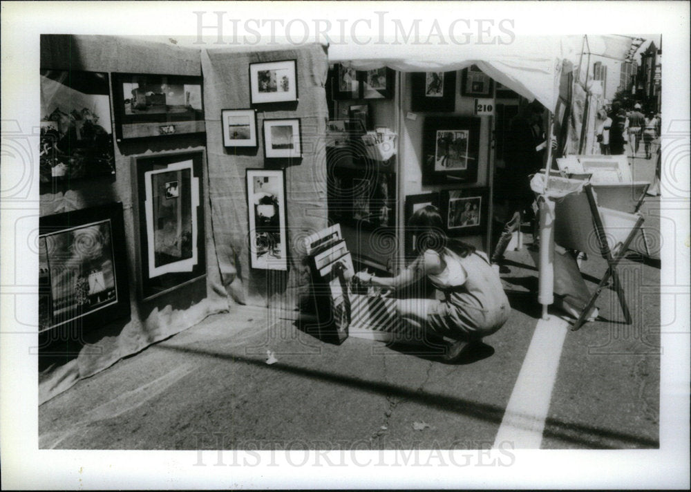 Press Photo Wells Street Art Fair Chicago Patron - Historic Images