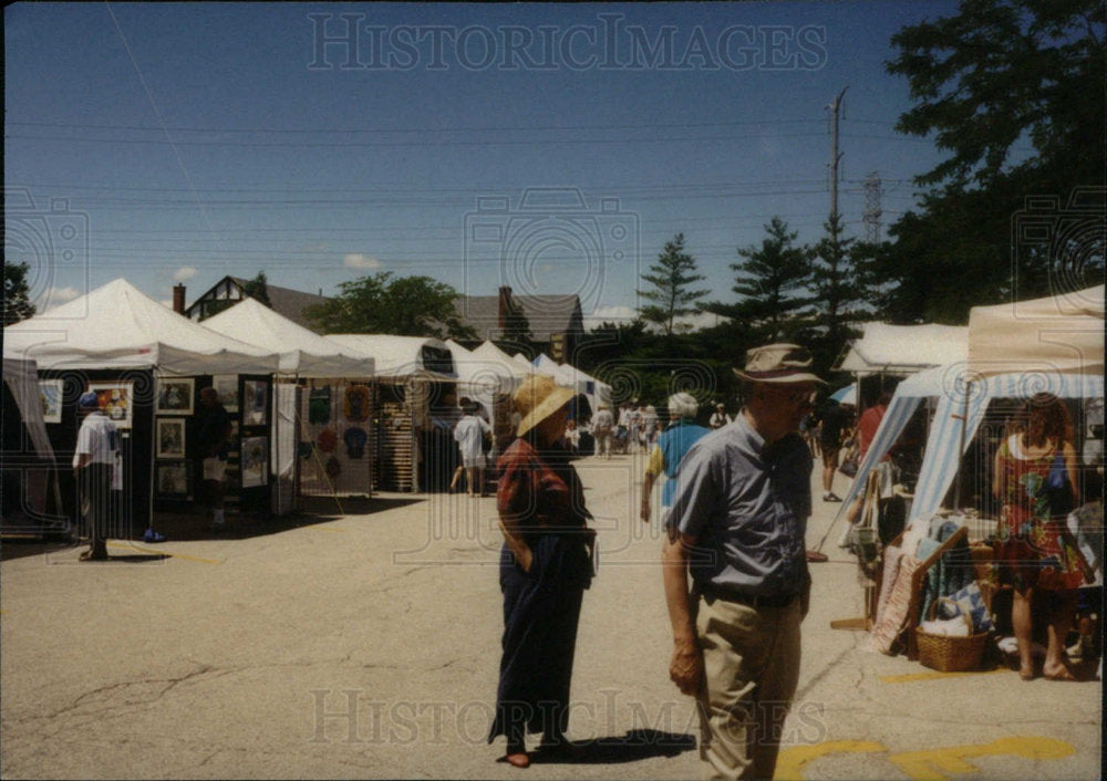 Press Photo Northfield Festival Arts People Tents road - Historic Images