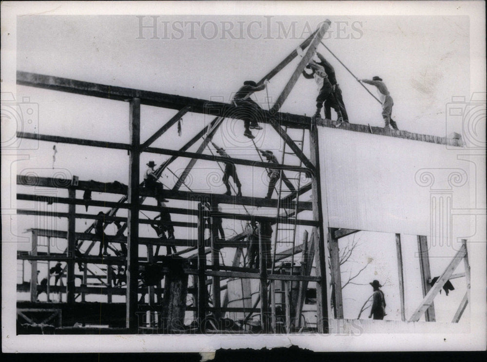 1966 Press Photo Amishmen hammers fire Material site - Historic Images