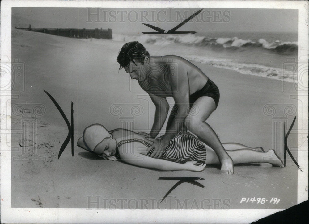 1937 Press Photo Larry Crabbe Terry Walker Santa Monica - Historic Images