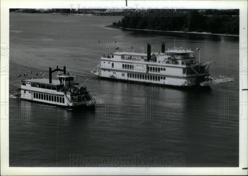 1985 Press Photo Dubuque Mississippi Belle Quad cities - Historic Images