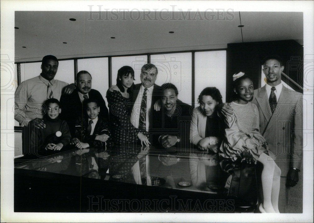 1993 Press Photo Father day John Hancock Center Chicago - Historic Images