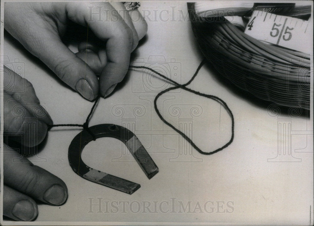 1963 Press Photo sewing basket magnets  hints - Historic Images