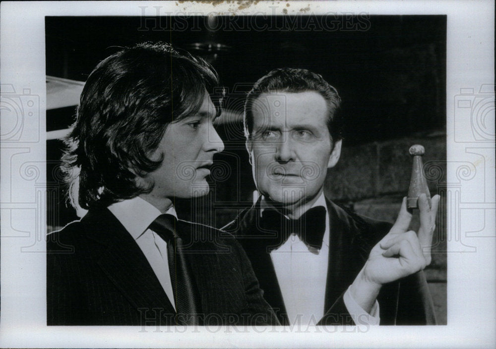 1975 Press Photo Patrick Macnee  Jordan Christopher - Historic Images