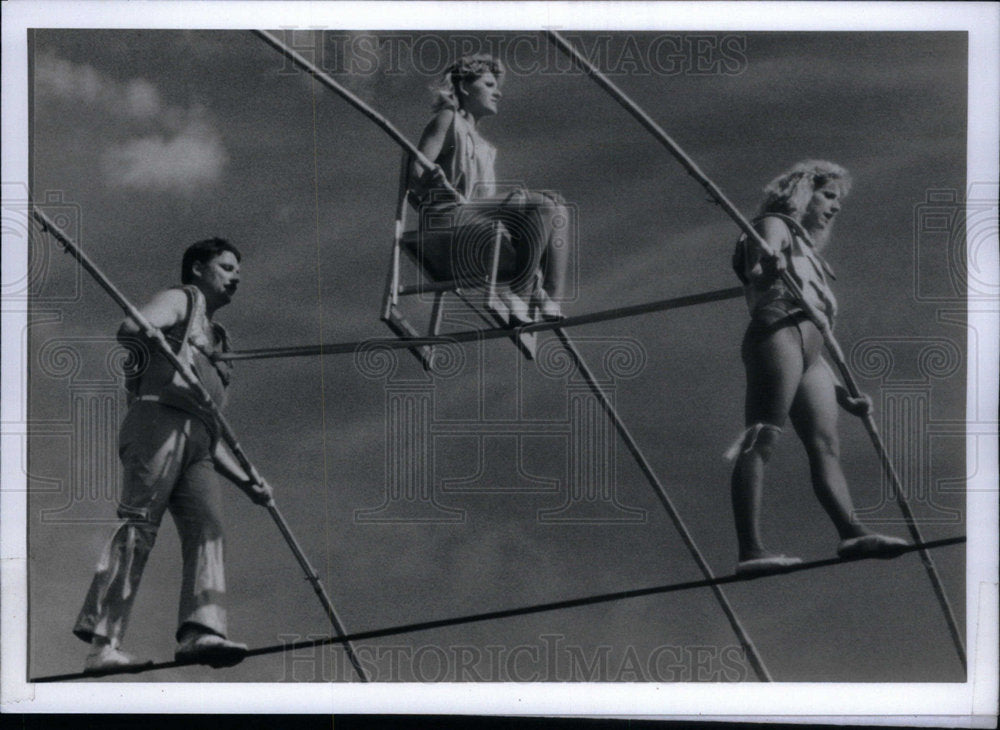 1993 Press Photo Great Wallendas Hap Family Fest Chair - Historic Images