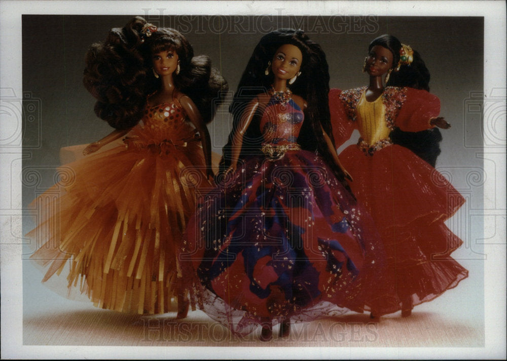 1991 Press Photo Three Shani dolls strut plastic stuff - Historic Images