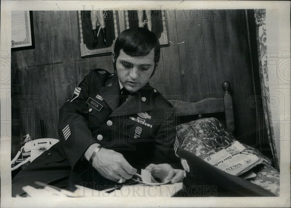 1972 Press Photo John Sexton War Prisoner - Historic Images