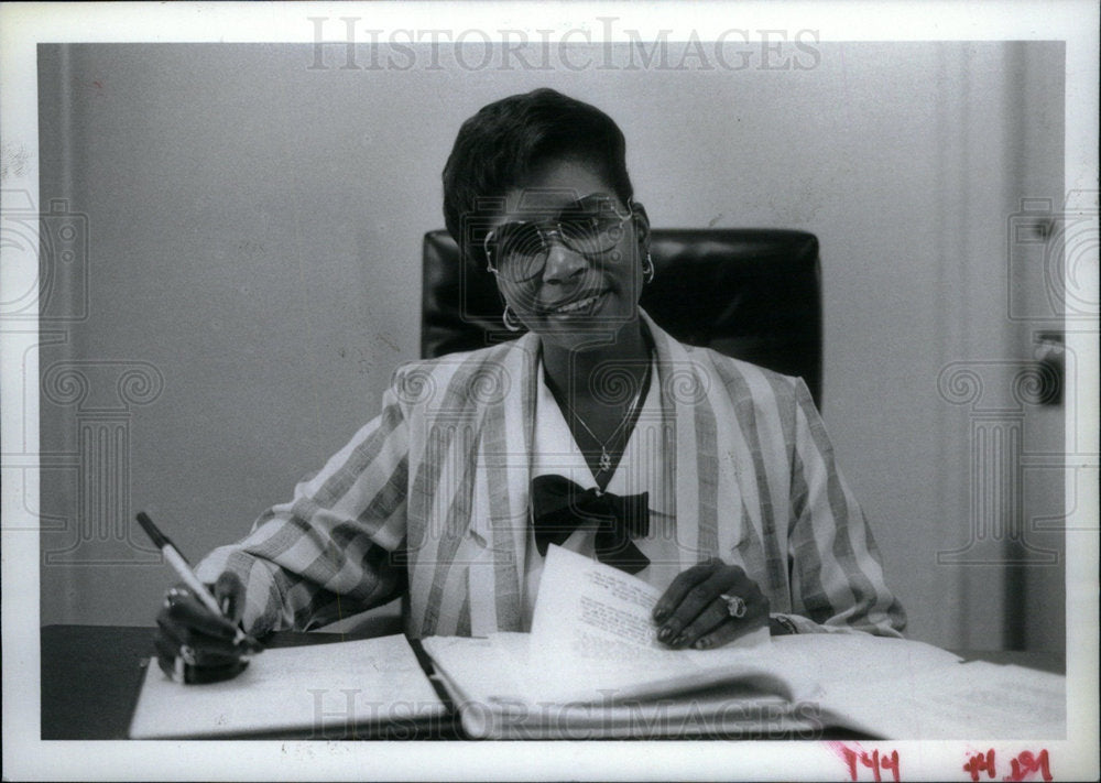 1987 Press Photo Jeannie Farmer Mountain Bell executive - Historic Images