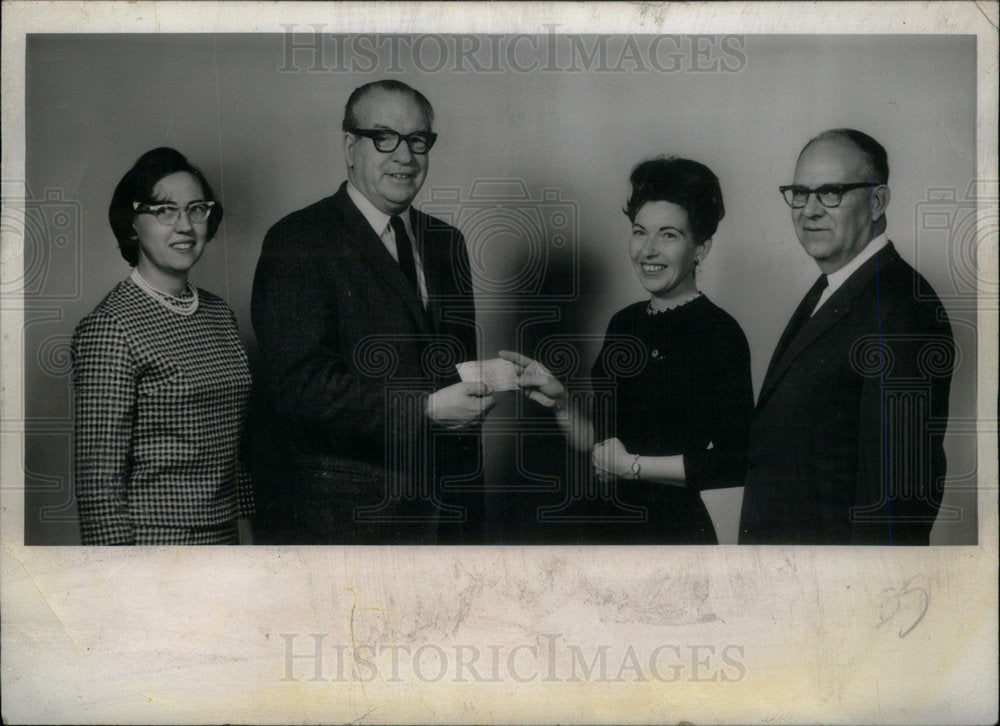 1967 Press Photo Mrs Jean Friend Sheirdan school Allan - Historic Images