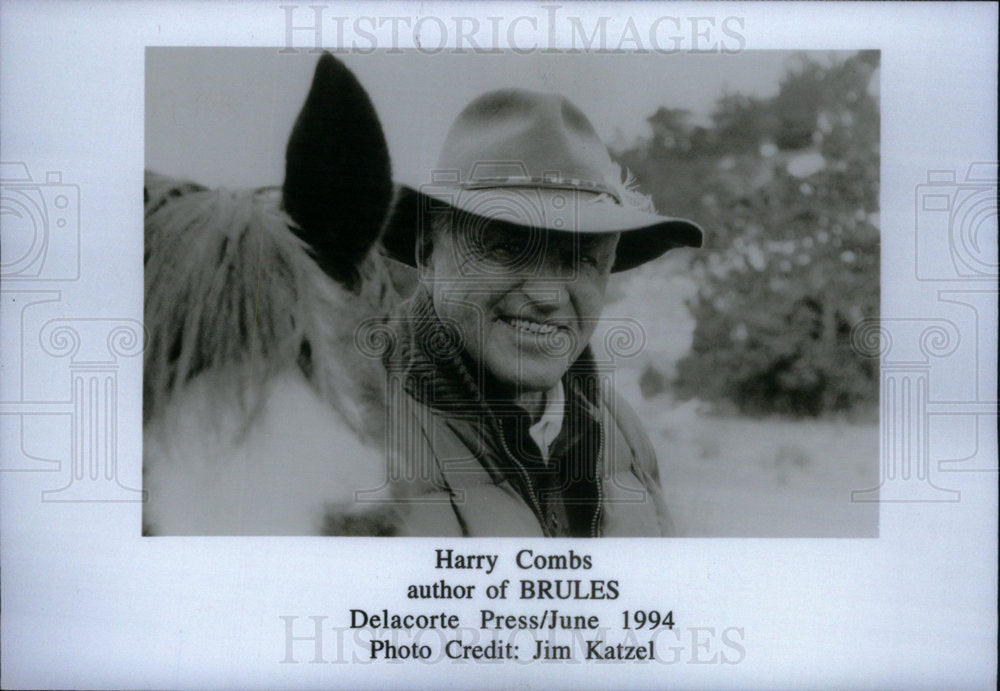 1994 Press Photo Harry Combs author Brules Delacorte - Historic Images