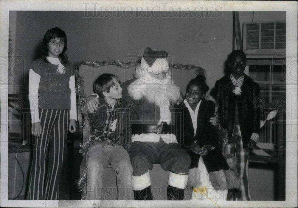 1973 Press Photo Rocky Mountain Arsenal Christmas Party - Historic Images