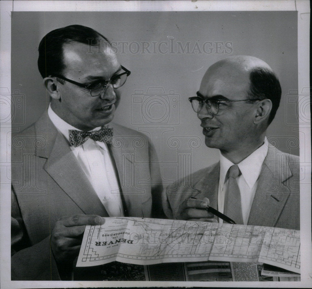 1955 Press Photo Will Nicholson Robert McCollum Mayor - Historic Images