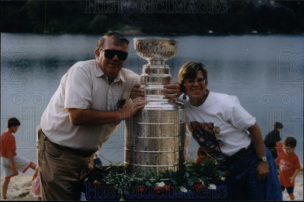 Press Photo Detroit Ben Eriksson Slabaugh Smile Trophy - Historic Images