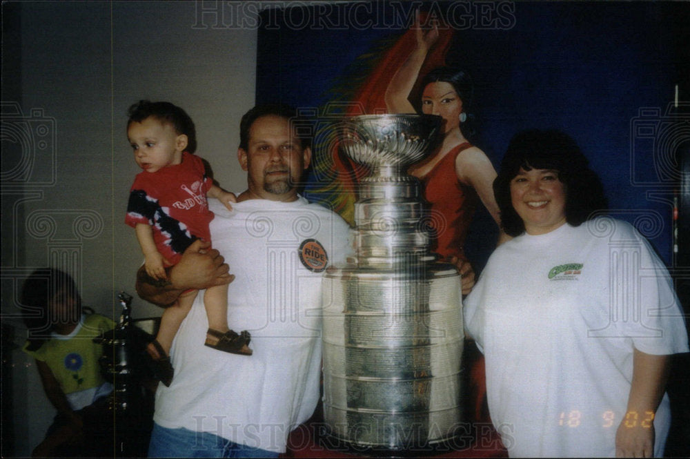 Press Photo John Kelly Kramer Fernadale Brandon won cup - Historic Images