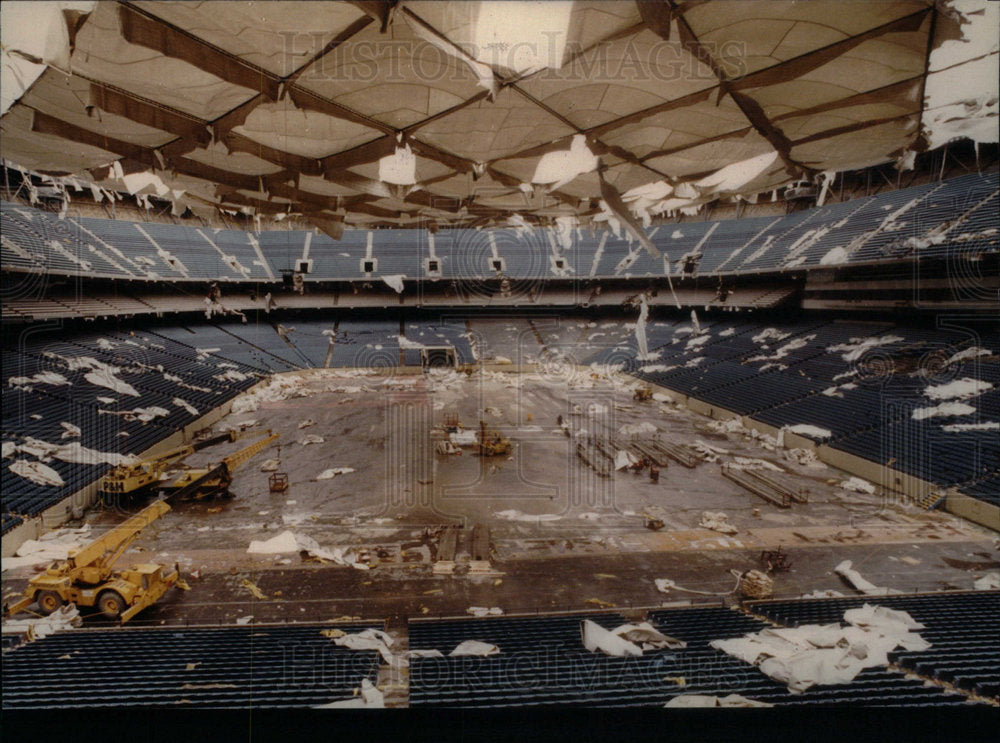 1985 Press Photo Pontiac Silverdome roof college made - Historic Images