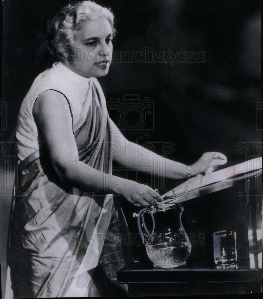 1947 Press Photo Vijaya Lakshmi Nehru Pandit Politician - Historic Images