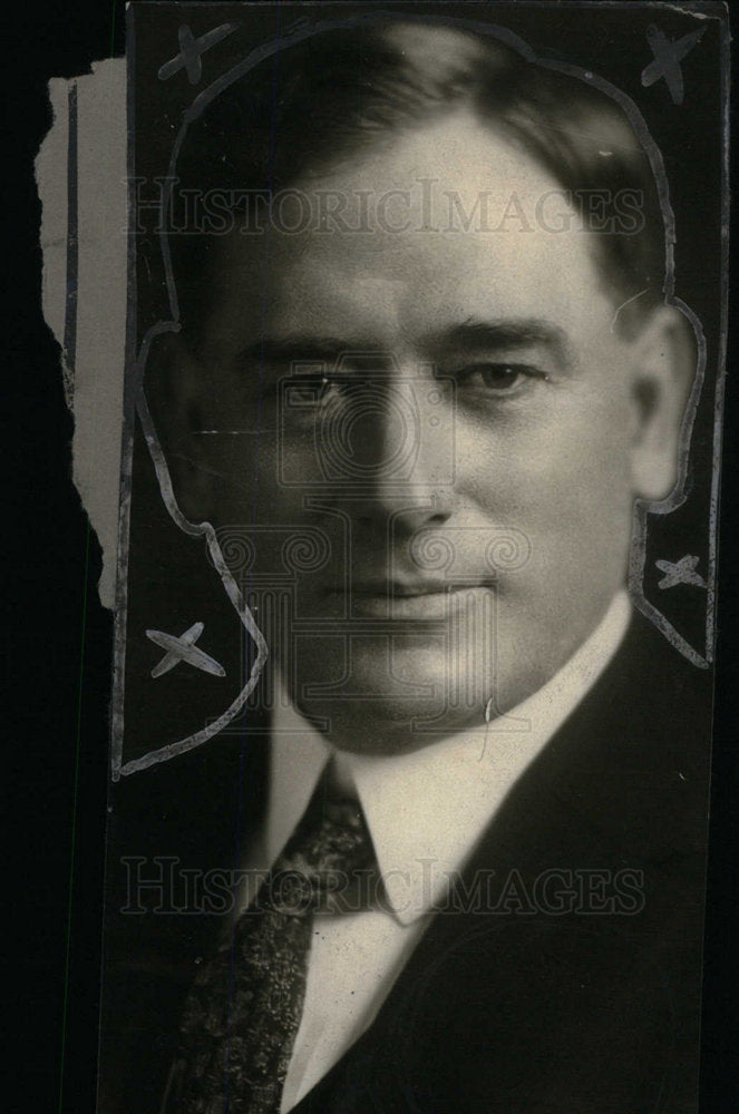 Press Photo Unidentified man wears suit pose Kentson - Historic Images