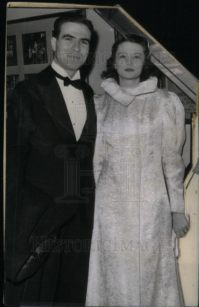 1942 Press Photo Harry Wife - Historic Images