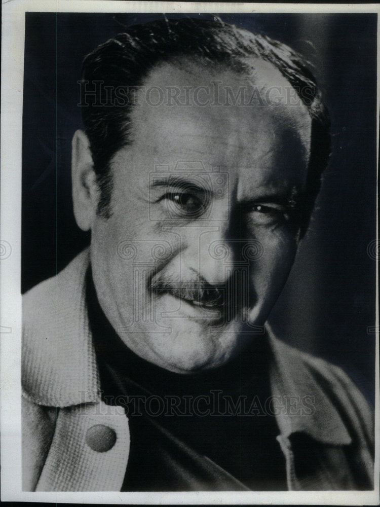 1975 Press Photo Eli Wallach Actor - Historic Images