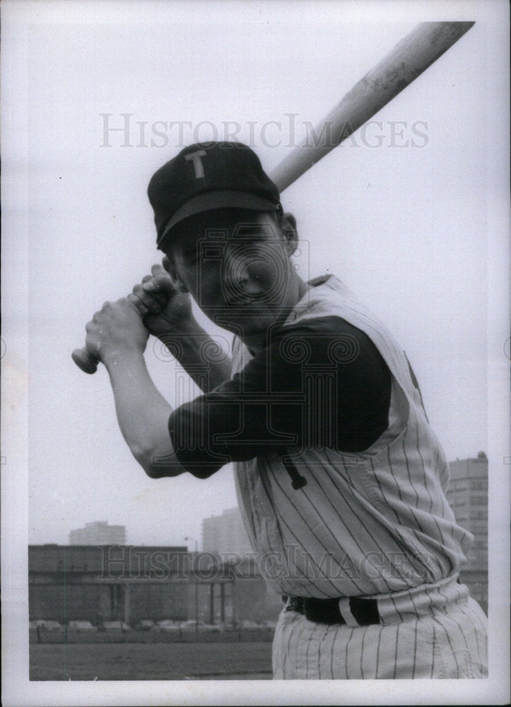 1970 Press Photo Lawrence D.Strain Capt.of Baseball IIT - Historic Images