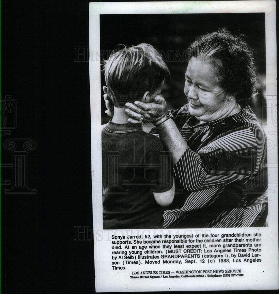 1988 Press Photo Sonya Jarred Grandparents Grandchild - Historic Images